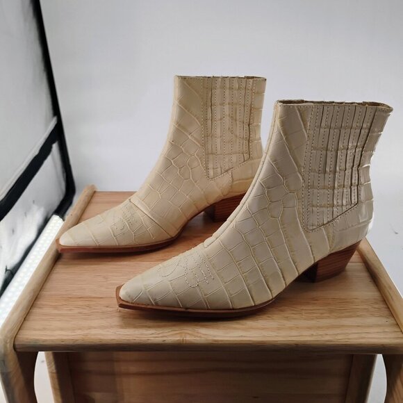 Schutz Briani Women's Snip Toe Crocodile Embossed Leather Bootie Eggshell 7.5B - Picture 1 of 12